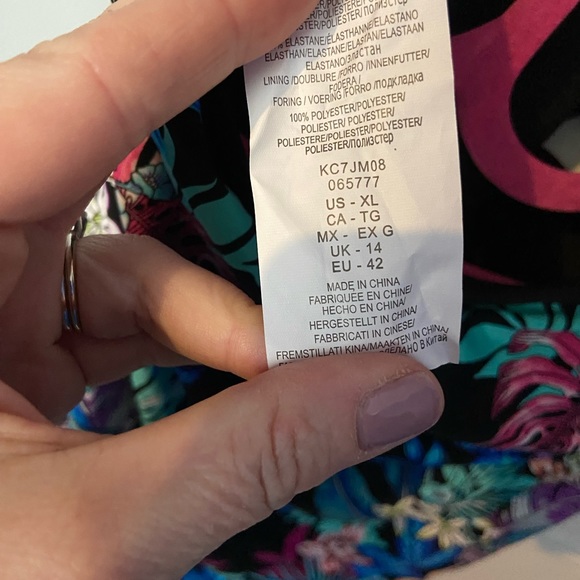 Kenneth Cole women’s one piece bathing suits - never worn - Picture 9 of 9